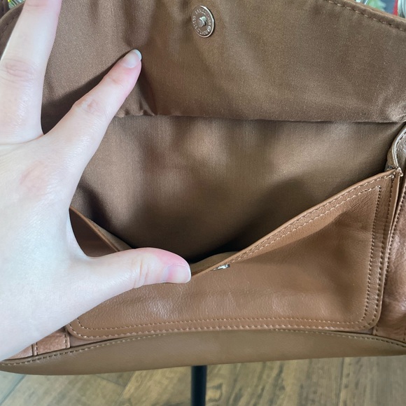 St. John's Bay Tan Leather Shoulder Bag - Picture 3 of 7